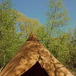 럭셔리텐트 Naturlig Pa Korsgarden Glamping *